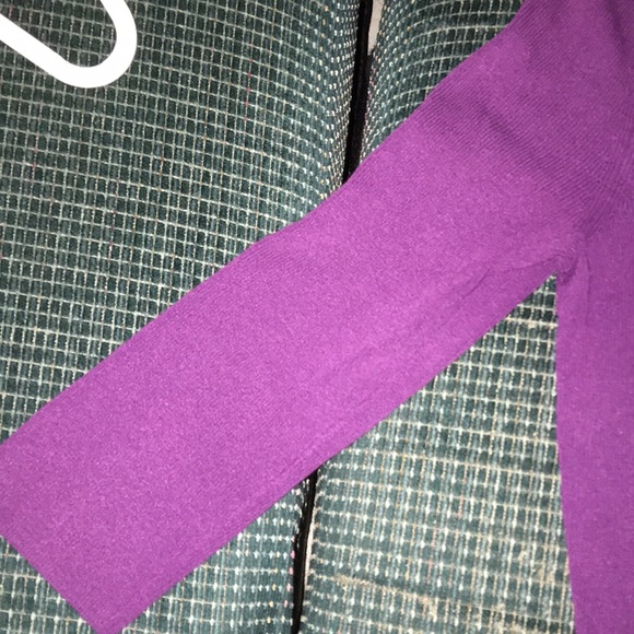 Express Sweater - Picture 2 of 6